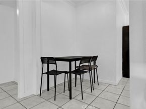 8810 MENLO Avenue, Los Angeles CA 90044