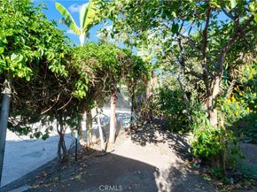 8810 MENLO Avenue, Los Angeles CA 90044