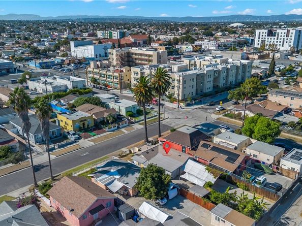 8810 MENLO Avenue, Los Angeles CA 90044