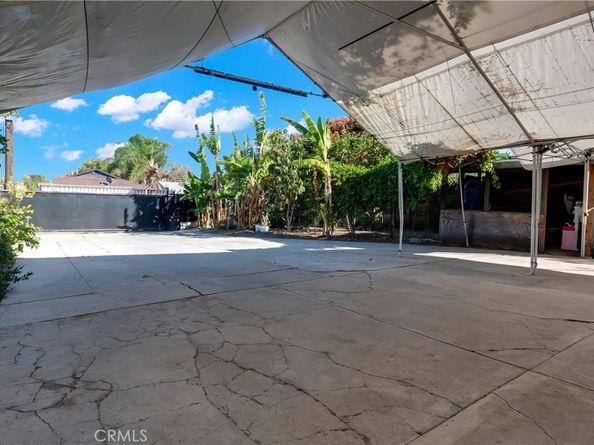 8810 MENLO Avenue, Los Angeles CA 90044