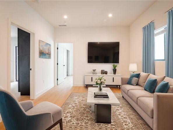 351 S Catalina, Los Angeles CA 90020