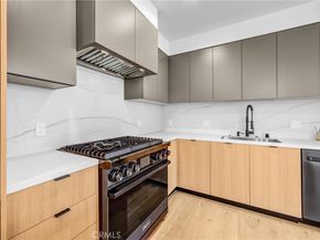 10352 Riverside Drive 203A, Toluca Lake CA 91602