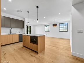 10352 Riverside Drive 203A, Toluca Lake CA 91602