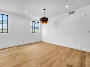 10352 Riverside Drive 203A, Toluca Lake CA 91602