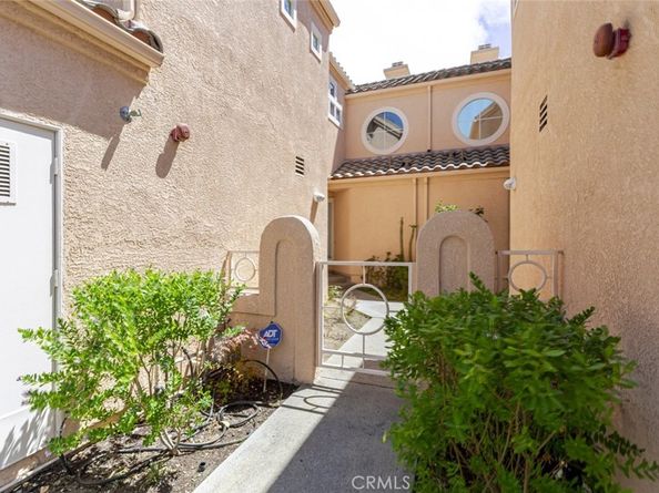 1942 Caminito De La Valle, Glendale CA 91208