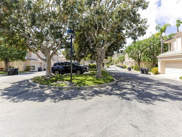 1942 Caminito De La Valle, Glendale CA 91208