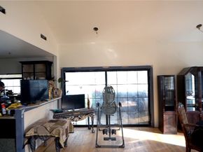 9928 Sunland Boulevard, Sunland CA 91040