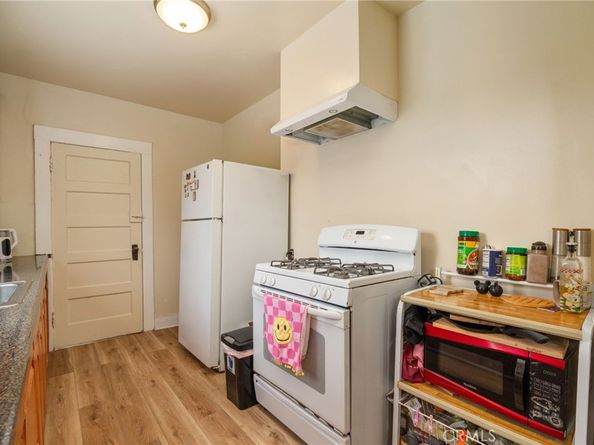 2210 Scott Avenue, Los Angeles CA 90026