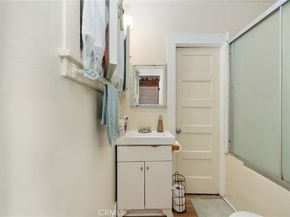 2210 Scott Avenue, Los Angeles CA 90026