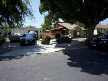 1037 N Valley
