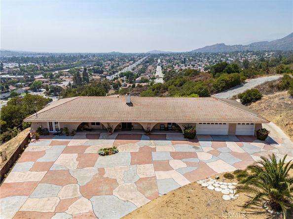 521 Baseline Road, La Verne CA 91750