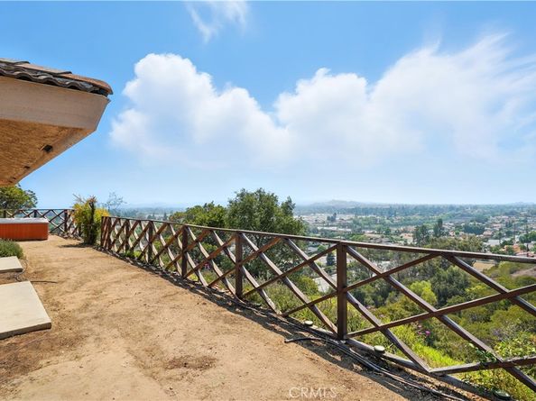 521 Baseline Road, La Verne CA 91750