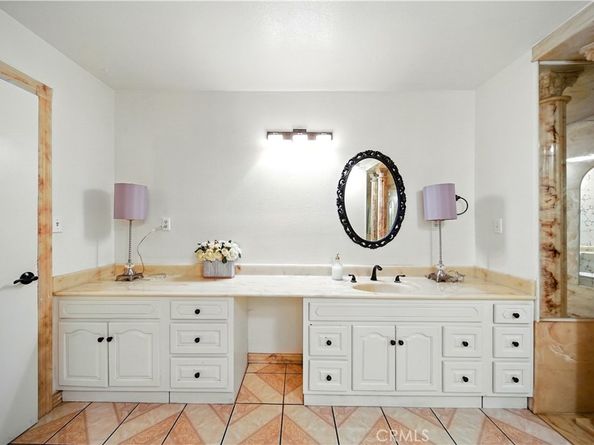 521 Baseline Road, La Verne CA 91750