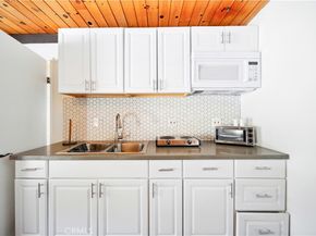 521 Baseline Road, La Verne CA 91750