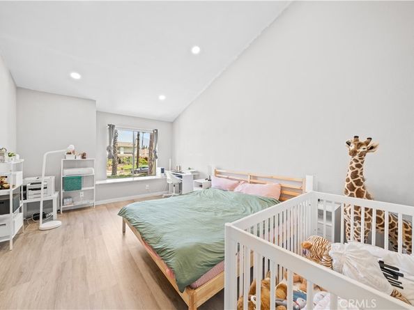 2008 E 5th Street, Ontario CA 91764