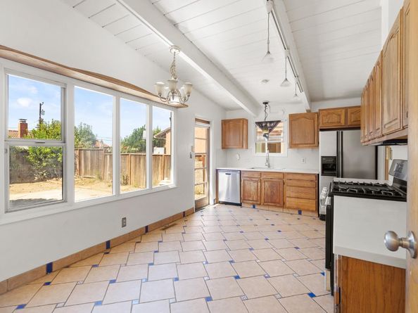 31363 Meadowbrook Avenue, Hayward CA 94544