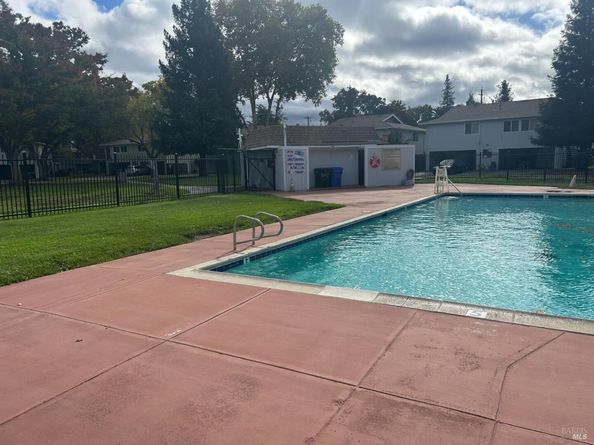 1040 Mohr Lane C, Concord CA 94518