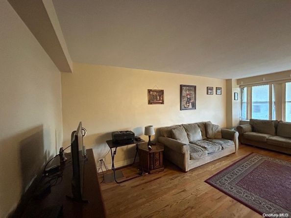 17-85 215 Street 1R, Bayside NY 11360