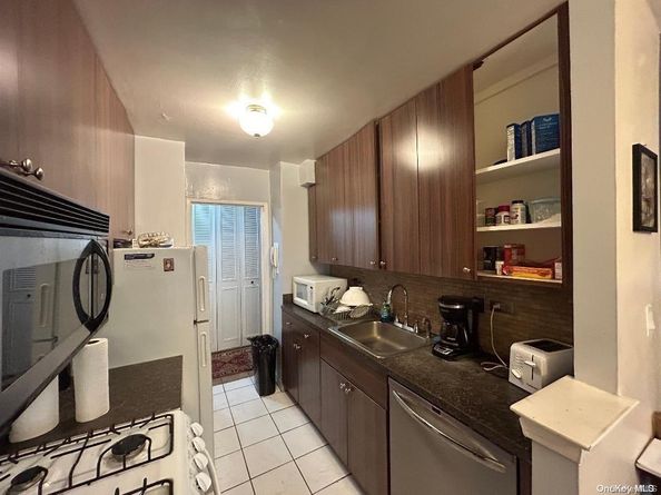 17-85 215 Street 1R, Bayside NY 11360