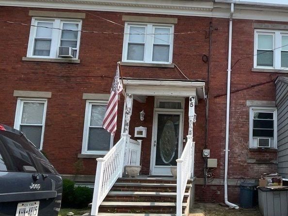 5 Columbia Street, Farmingdale NY 11735