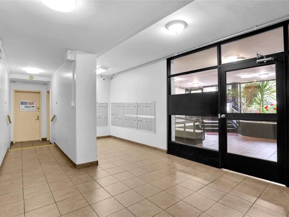 3184 Grand Concourse 6D, Bronx NY 10458