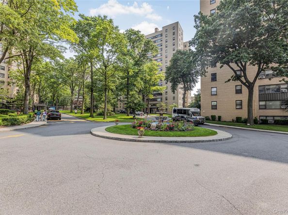 2 Fordham Hill Oval 2F, Bronx NY 10468