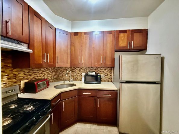 1822 Stanhope Street, Ridgewood NY 11385