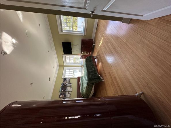 Undisclosed Address #876946, Farmingville NY 11738