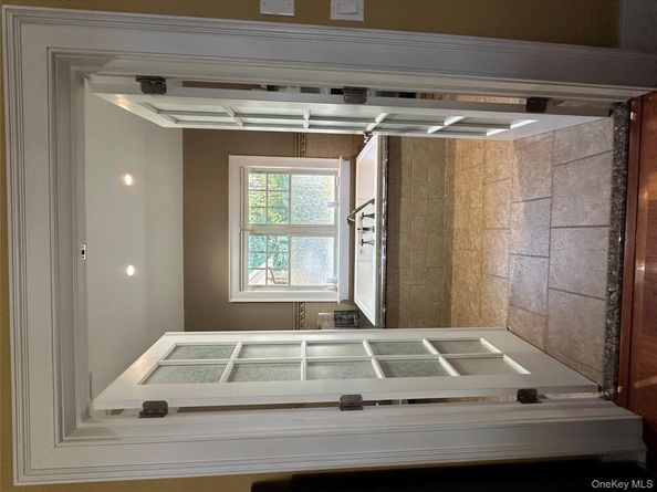 Undisclosed Address #876946, Farmingville NY 11738