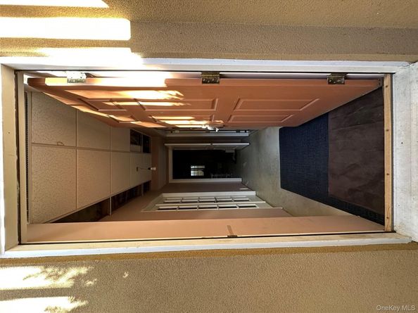 Undisclosed Address #876946, Farmingville NY 11738