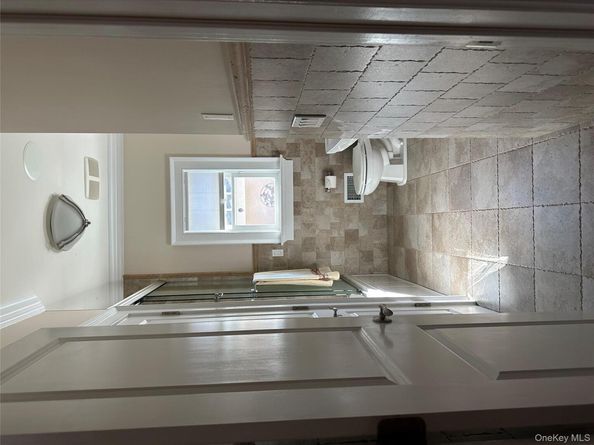 Undisclosed Address #876946, Farmingville NY 11738