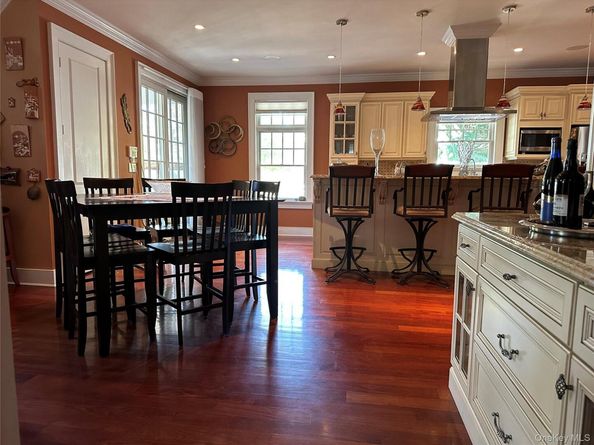 Undisclosed Address #876946, Farmingville NY 11738