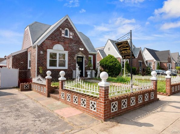 131-36 Francis Lewis Blvd, Laurelton NY 11413