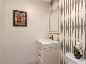 6 Victor Lane, Woodbury NY 11797