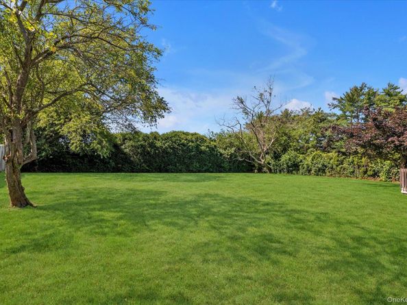 6 Victor Lane, Woodbury NY 11797