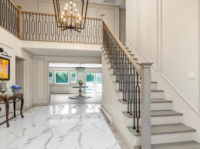 6 Victor Lane, Woodbury NY 11797