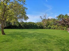 6 Victor Lane, Woodbury NY 11797