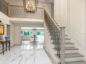 6 Victor Lane, Woodbury NY 11797