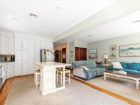 41-27 Orient Avenue, Douglaston NY 11363