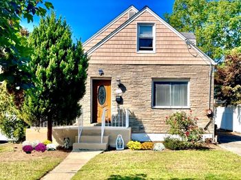 207 Wellington Road S