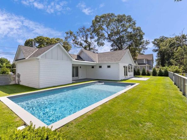 4 Bonita Road, East Quogue NY 11942