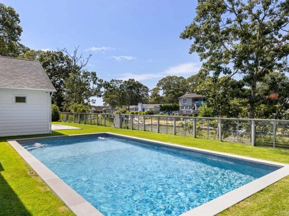 4 Bonita Road, East Quogue NY 11942