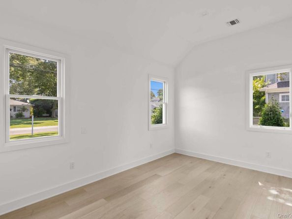 4 Bonita Road, East Quogue NY 11942