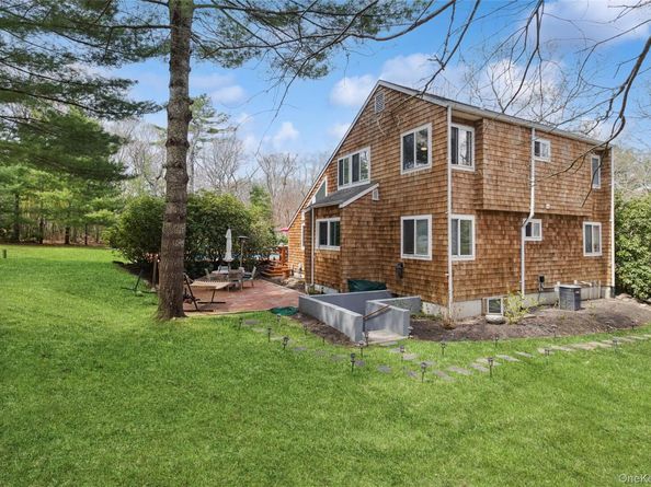 27 Ely Brook Road, East Hampton NY 11937