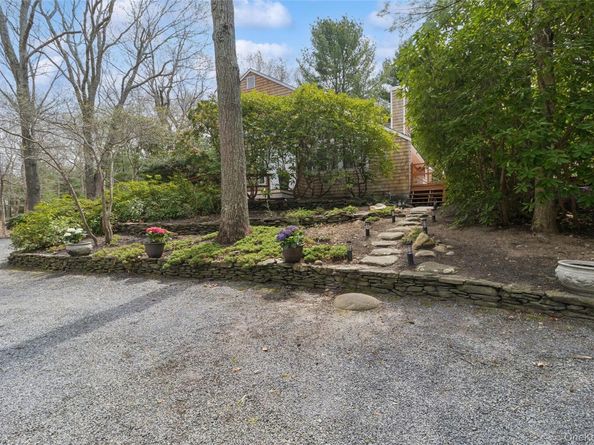 27 Ely Brook Road, East Hampton NY 11937