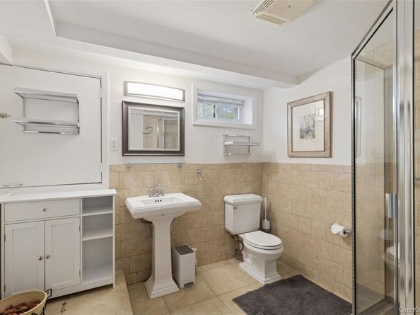 27 Ely Brook Road, East Hampton NY 11937