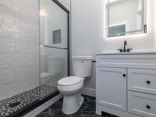 12-99 Brunswick Avenue, Far Rockaway NY 11691