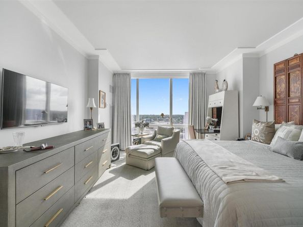 5 Renaissance Square 27G, White Plains NY 10601