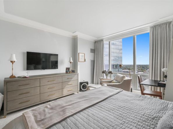 5 Renaissance Square 27G, White Plains NY 10601
