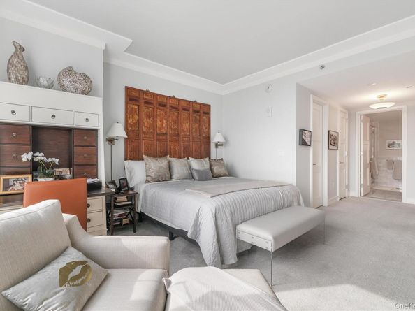 5 Renaissance Square 27G, White Plains NY 10601